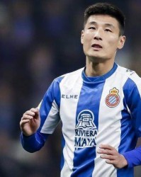 武磊枯坐冷板凳承受压力 坚守西乙还是回国发展？